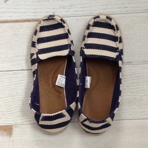 Faded Glory canvas flats
